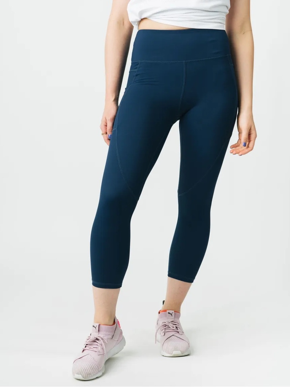 Zyia Active High-Waist Navy Blue Performance Capri Leggings Size: 8-10